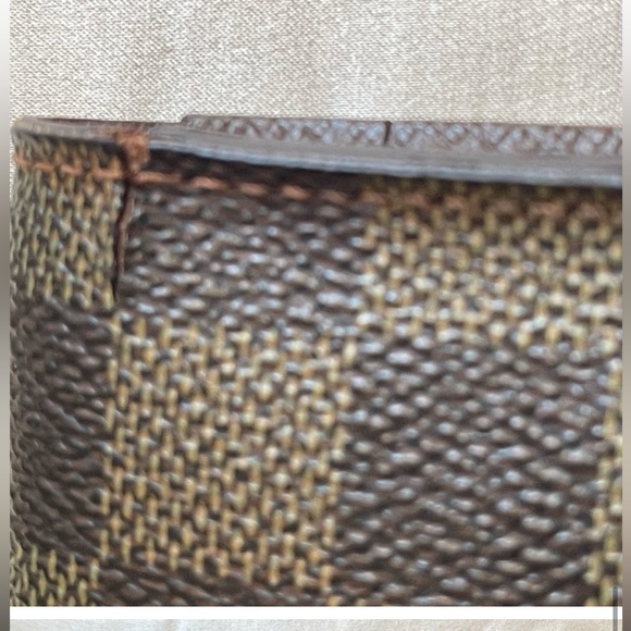 Authentic Louis Vitton Porte Yen Cartes bifold wallet - Picture 7 of 15